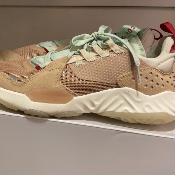 Womens Jordan Delta. BRAND NEW never worn. - Picture 3 of 5